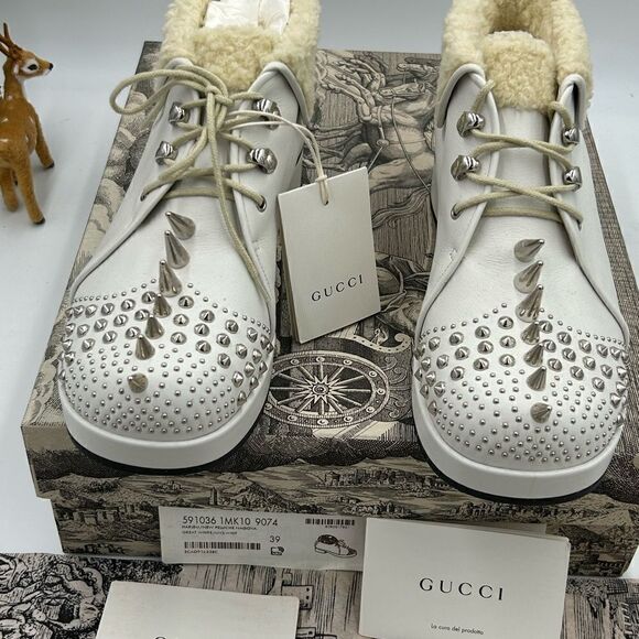 Women’s Gucci spiked shearling  lined ankle boots size 39 made in Italy - Picture 5 of 9